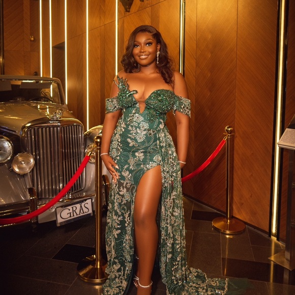 Dresses & Skirts - Elegant Green Floral Gown